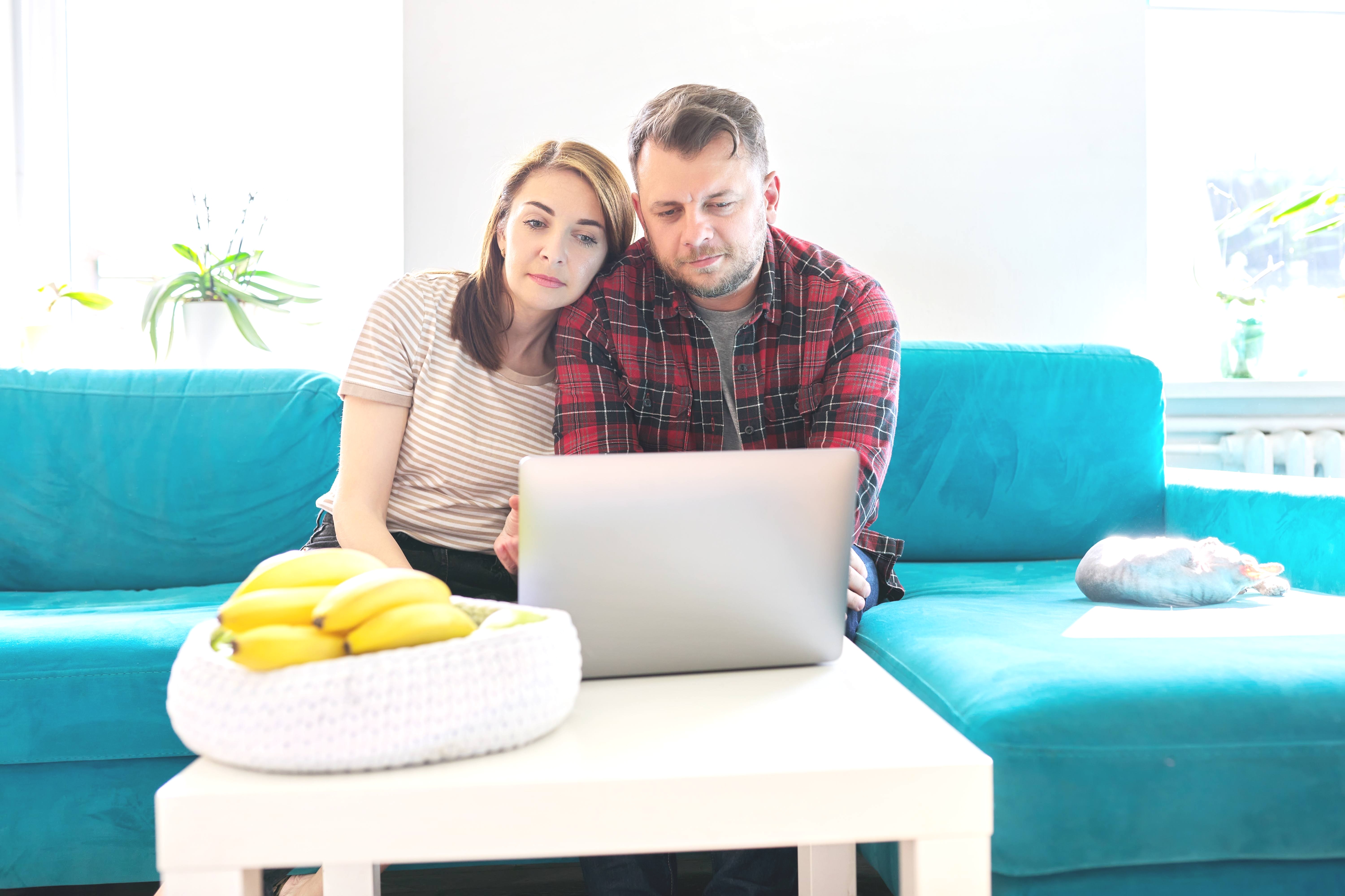 couple online counseling session on computer